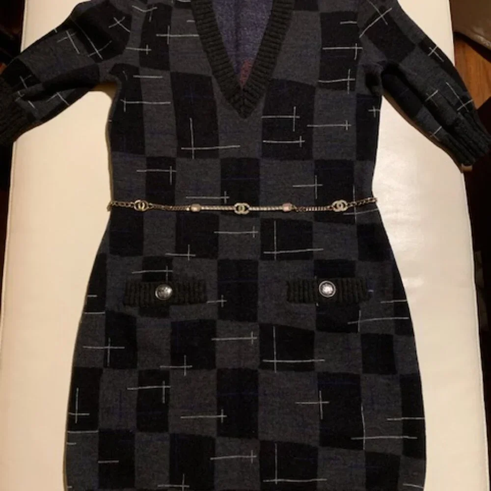 CHANEL 21B Cashmere Wool Silk Mini Dress, Size 34 - Picture 2 of 11